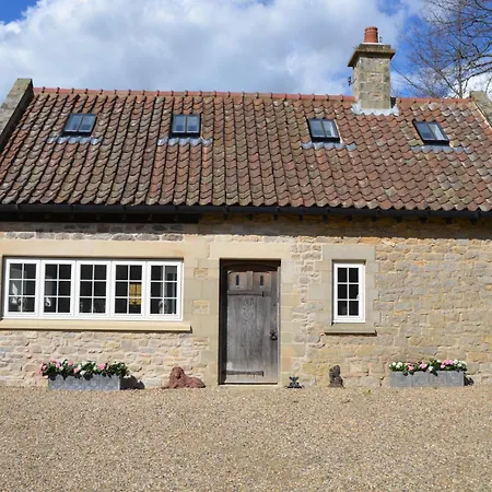 Luxury Old Stone Cottage, Beautifully Presented *