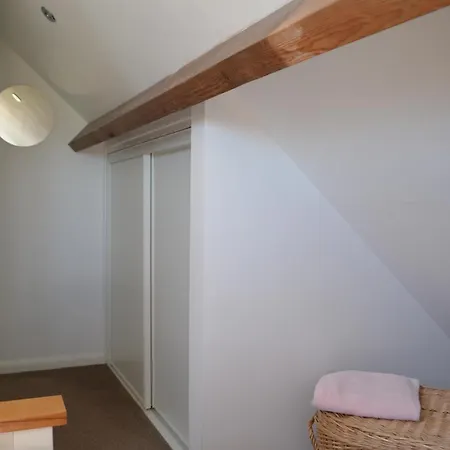 Nyaraló Luxury Old Stone Cottage, Beautifully Presented