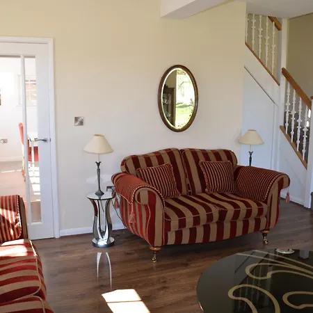 Tatil Evi Luxury Old Stone Cottage, Beautifully Presented