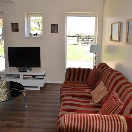 Luxury Old Stone Cottage, Beautifully Presented *